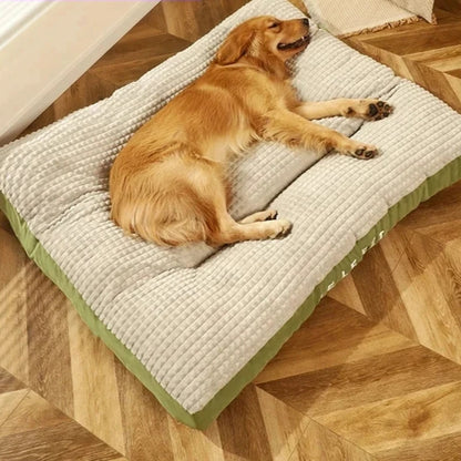 Soft Fleece Pet Blanket Creates Cozy Bed for Cats and Dogs