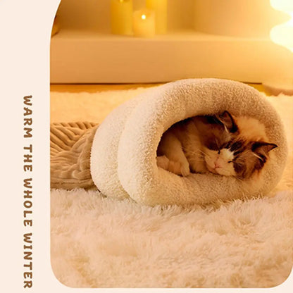 Cozy Winter Sleeping Bag for Cats & Small Dogs – Warm and Semi-Enclosed